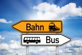 Wegweier mit Bus und Bahn